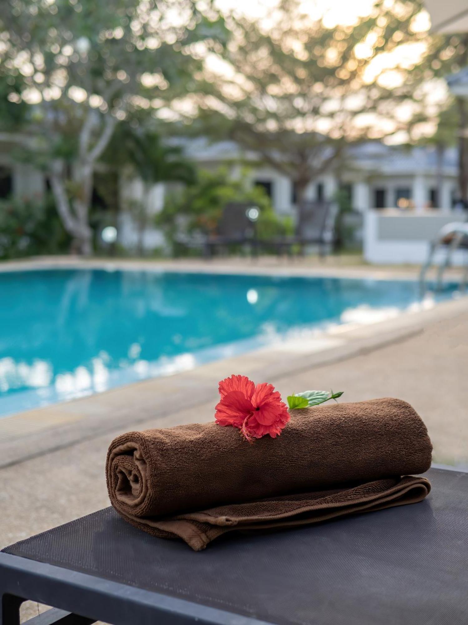 Isara Nai Yang Resort Exterior foto