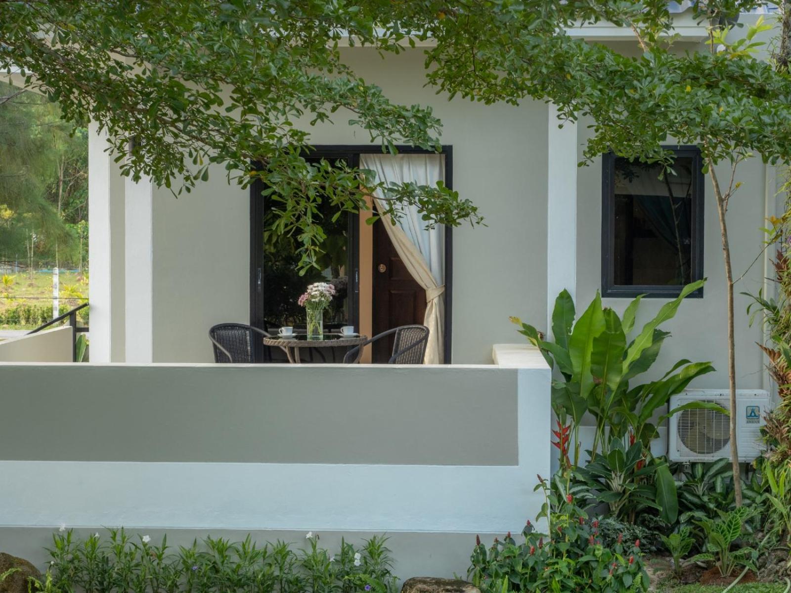 Isara Nai Yang Resort Exterior foto